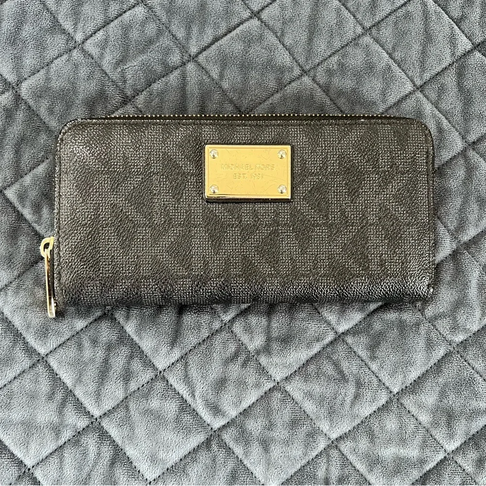 Michael Kors Monogram Wallet Logo Zip Around Black MK Leather